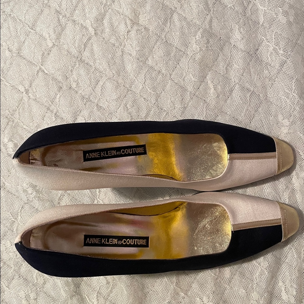 Anne Klein Navy and Cream, 3” Heels with gold accents. - Picture 4 of 7